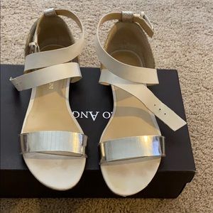 Open toe sandals with a closed back